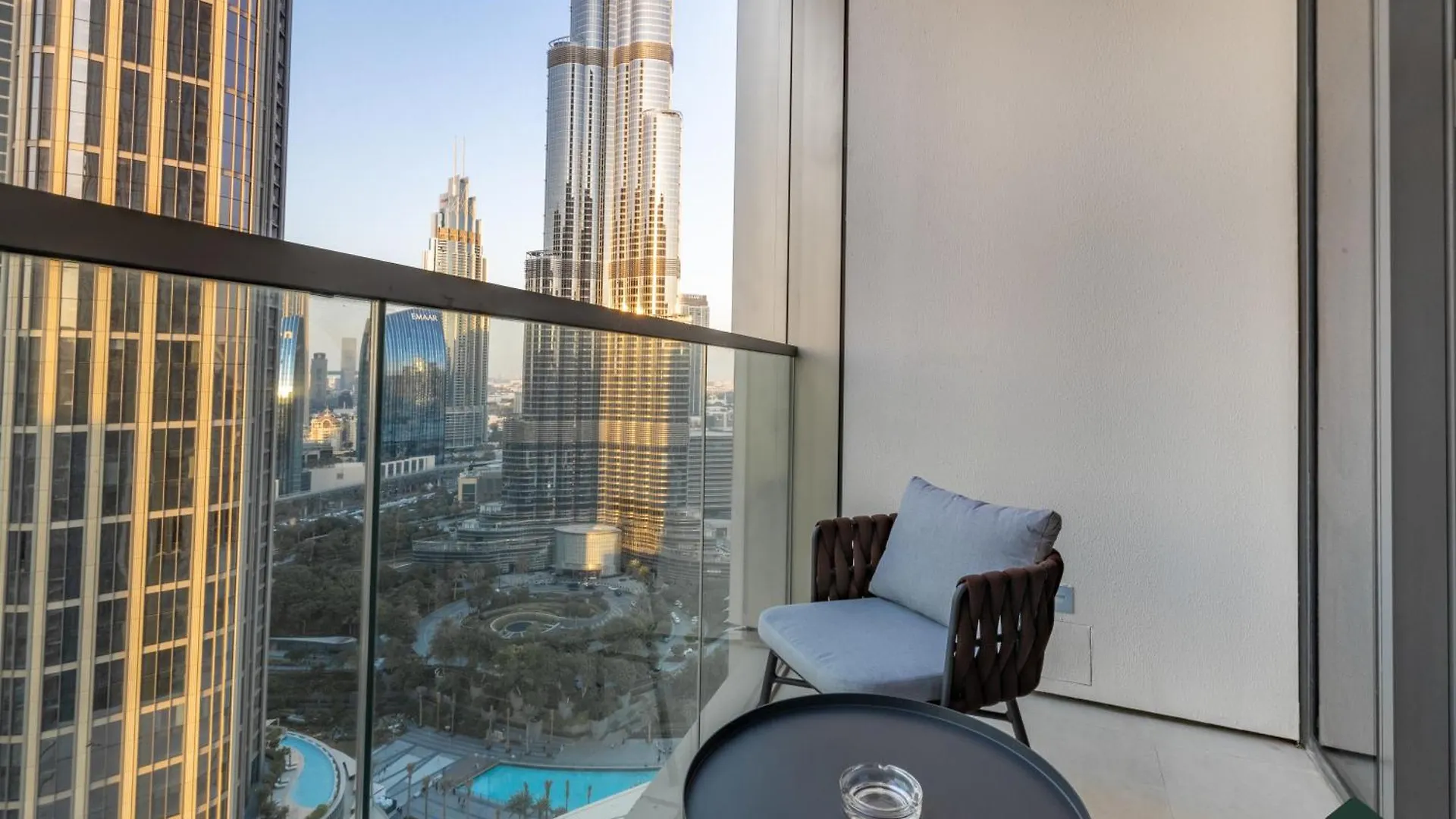 Grande Tranquil 2Br Next To Dubai Opera By Bms Apartment