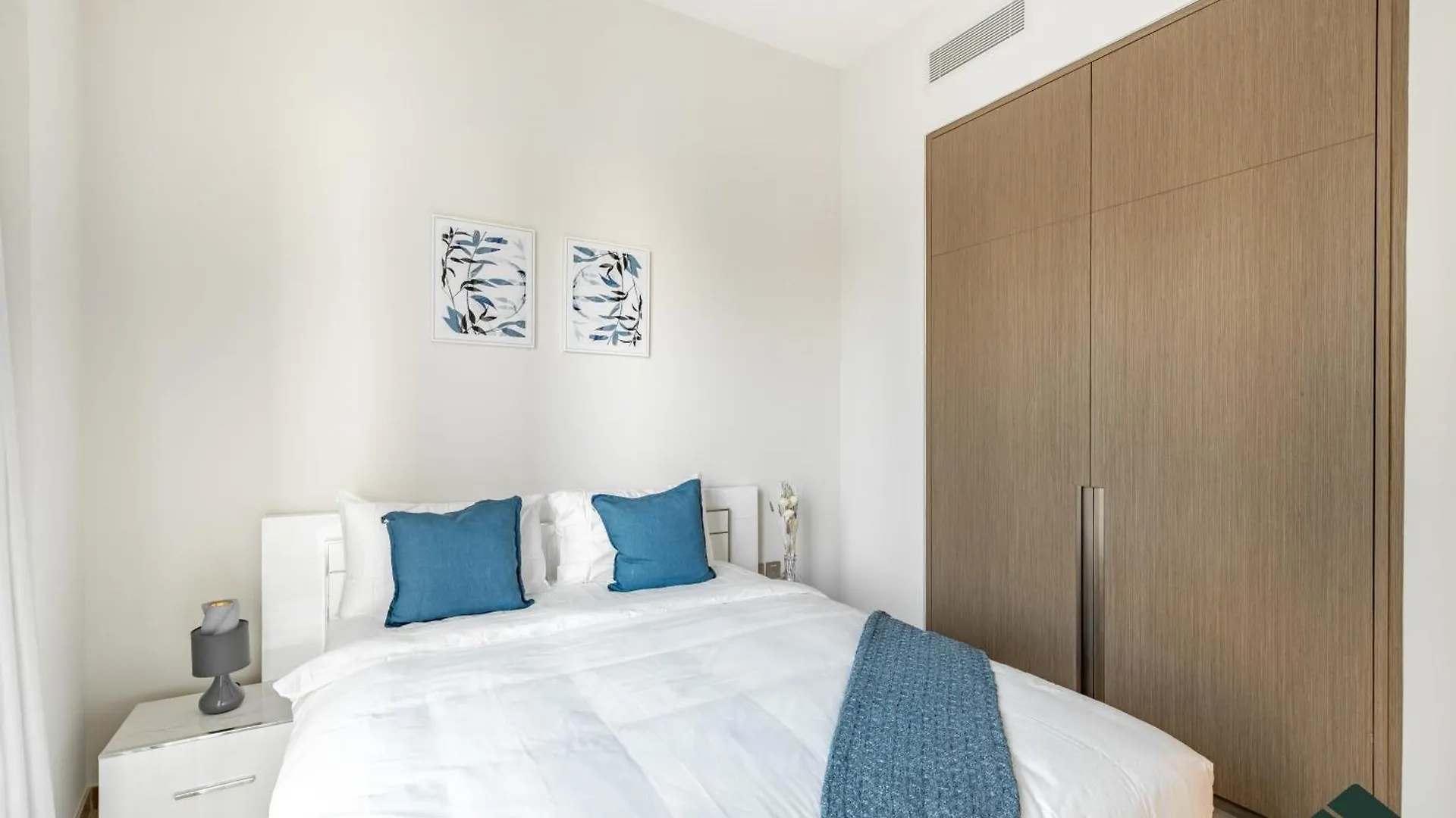 Grande Tranquil 2Br Next To Dubai Opera By Bms Apartment