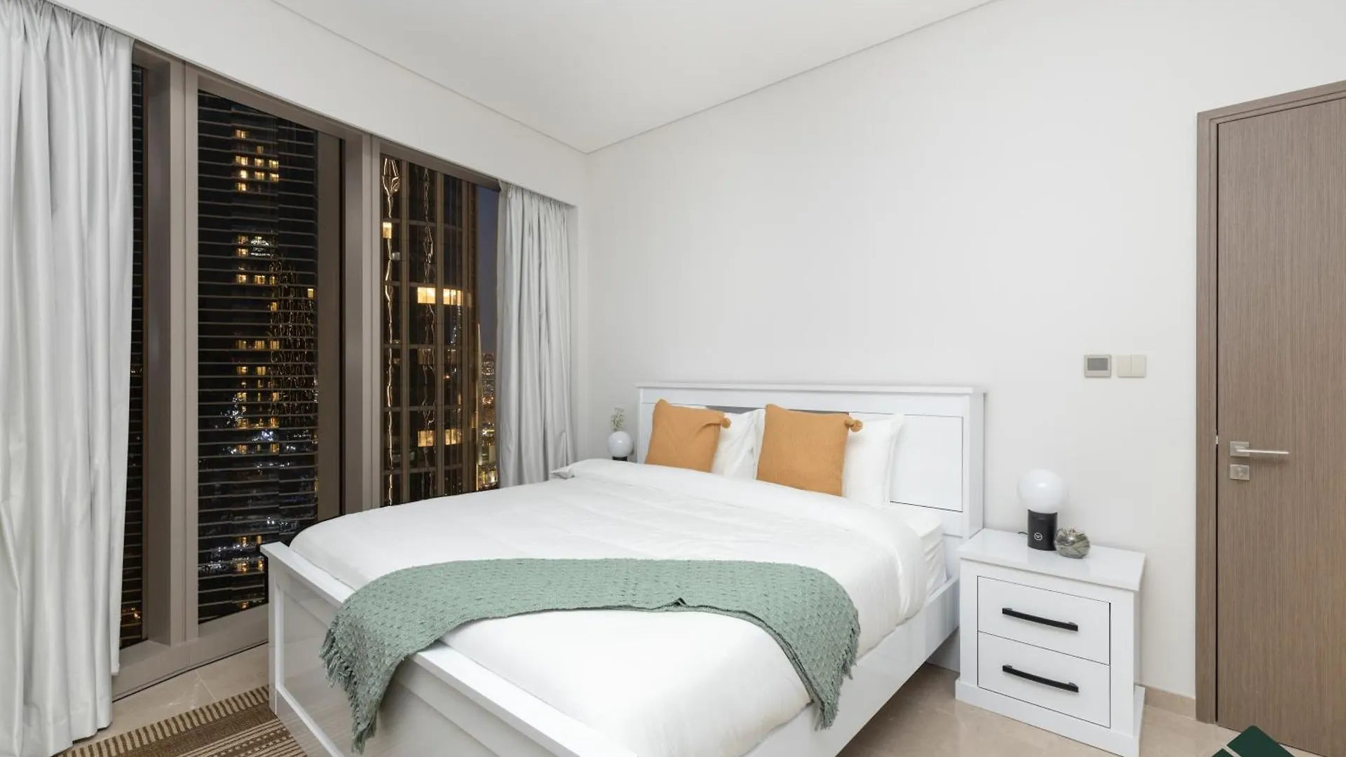 Grande Tranquil 2Br Next To Dubai Opera By Bms Apartment