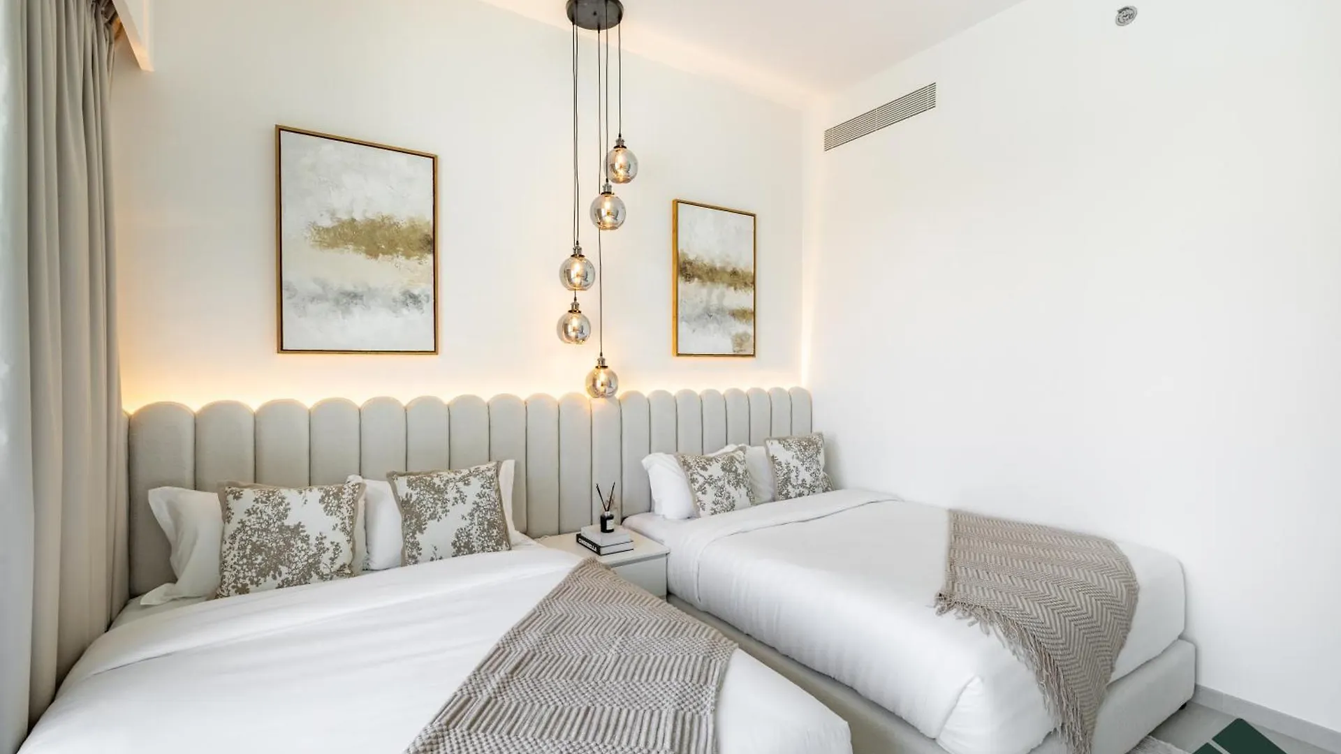Grande Tranquil 2Br Next To Dubai Opera By Bms Apartment